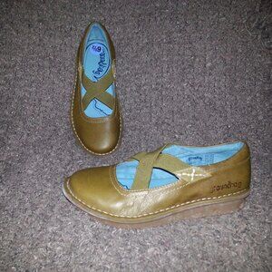 GROUNDHOG-Olive Leather Mary Janes Stretch Slip On Shoes-SZ 6.5-Near Mint
